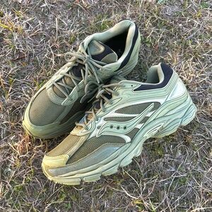 CLEAN Saucony size 12.5 Womens Progrid Omni 9 Green Vert shoes